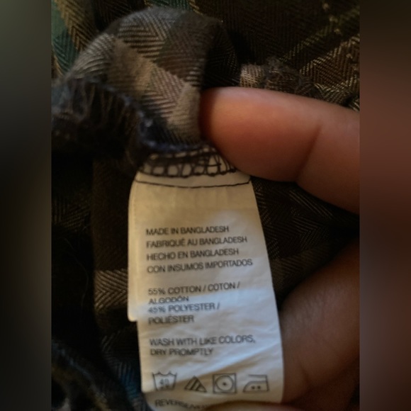 Van Heusen Flex Button Down Long Sleeve Shirt - Picture 2 of 4